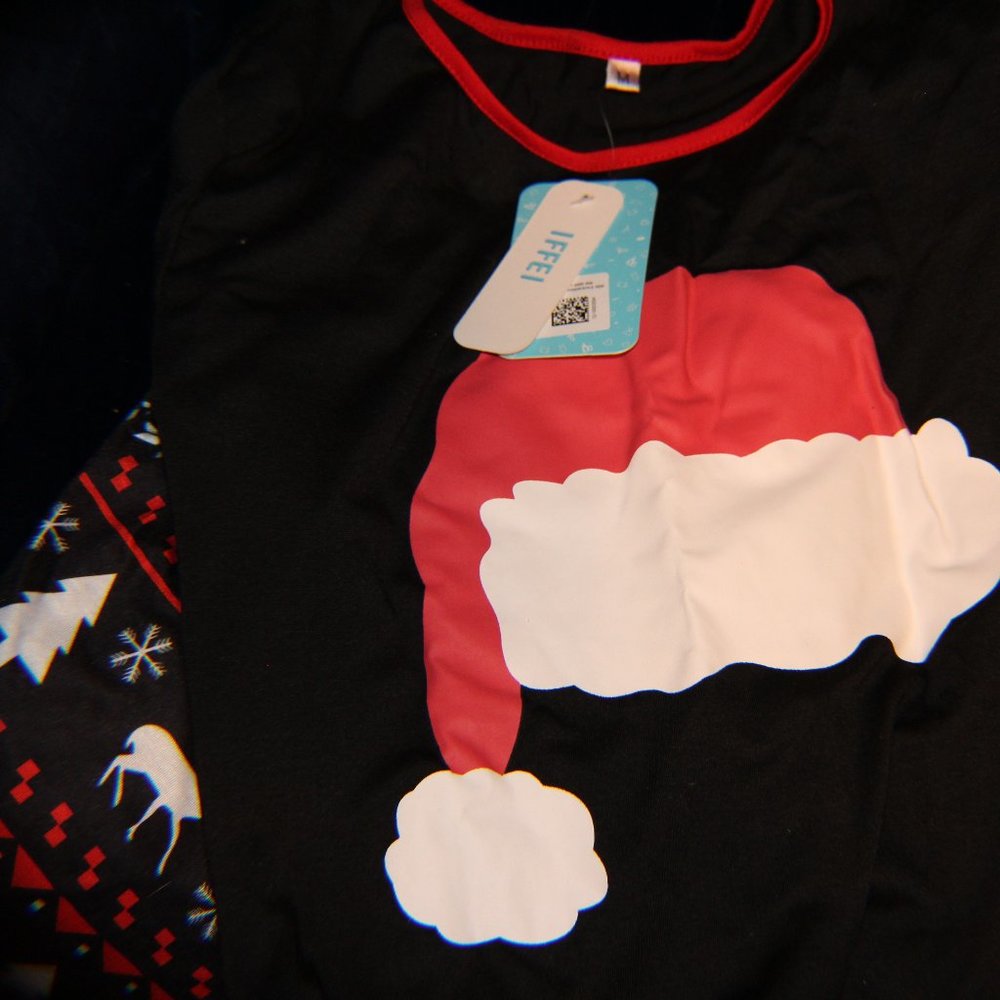 NWT**Fun Christmas Outfit womens Size M